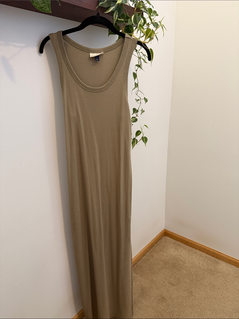 Scoop Neck Sleeveless Maxi Dress